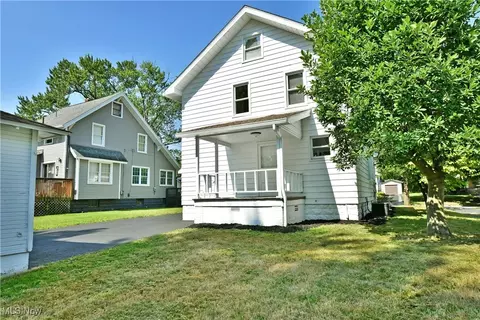 Exterior - 726 5th St, Struthers, OH 44471 photo 3 of 5
