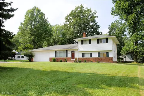 3660 Royalwood Rd, North Royalton, OH 44133