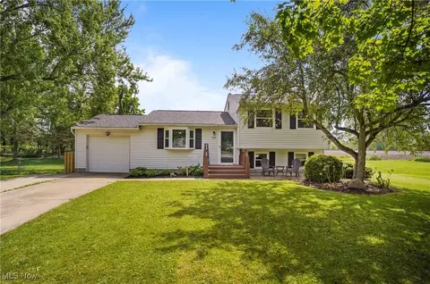 964 Kevin Dr, Kent, OH 44240