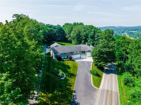 237 E Clay St, Fredericksburg, OH 44627