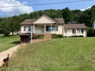 216 Liberty Ave, Weirton, WV 26062