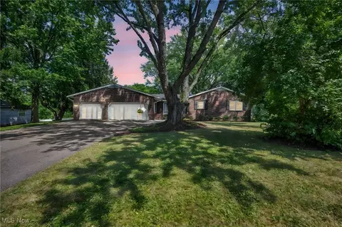 4635 Venus Rd, Uniontown, OH 44685