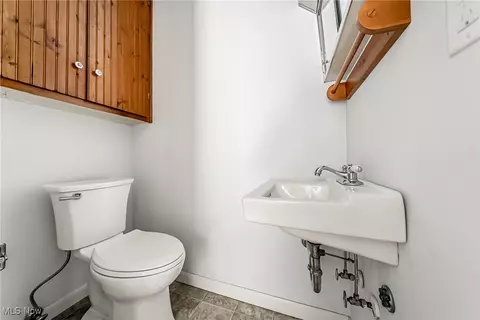 Bath - 6854 Colonial Dr #C, Mentor, OH 44060 photo 1 of 3