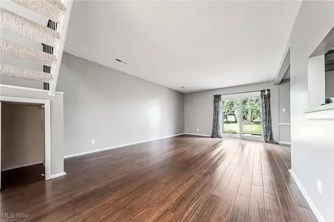 Living - 6854 Colonial Dr #C, Mentor, OH 44060 photo 3 of 7