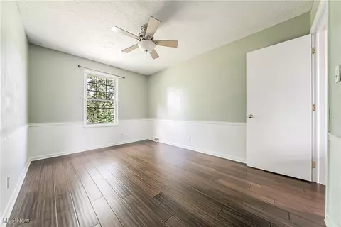 Bedroom - 6854 Colonial Dr #C, Mentor, OH 44060 photo 2 of 6