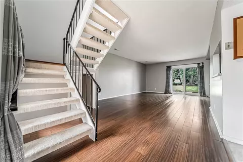 Living - 6854 Colonial Dr #C, Mentor, OH 44060 photo 7 of 7