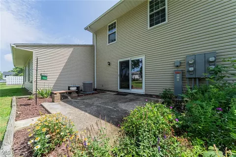 Exterior - 6854 Colonial Dr #C, Mentor, OH 44060 photo 3 of 4
