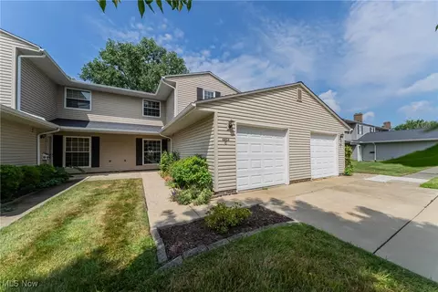 6854 Colonial Dr #C, Mentor, OH 44060