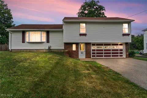 131 Yunker Ct, Elyria, OH 44035 photo 1