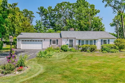 7935 Brentwood Rd, Mentor, OH 44060