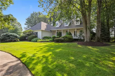 Exterior - 131 Bryan Ct, Elyria, OH 44035 photo 3 of 9