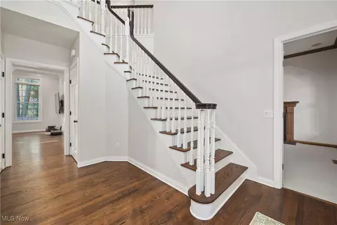 Entry Way - 131 Bryan Ct, Elyria, OH 44035 photo 1 of 3