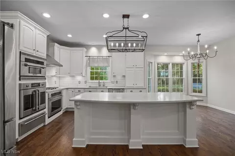 Kitchen - 131 Bryan Ct, Elyria, OH 44035 photo 8 of 8