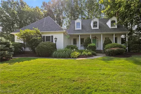 Exterior - 131 Bryan Ct, Elyria, OH 44035 photo 2 of 9