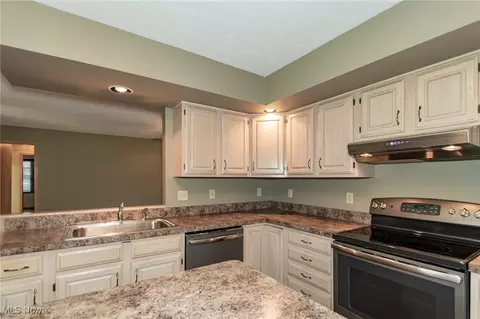 9258 Cherrystone Dr, Mentor, OH 44060 photo 12