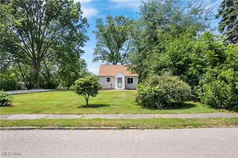 349 25th St SE, Massillon, OH 44646