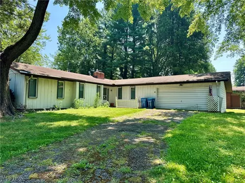 1607 Cloverfield Dr, Copley, OH 44321