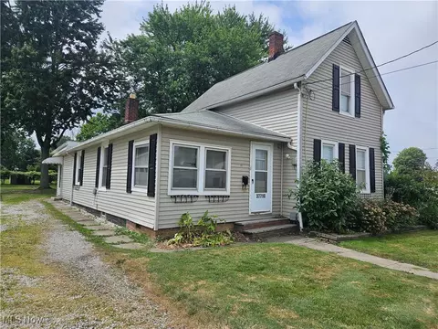 37710 Vine St, Willoughby, OH 44094