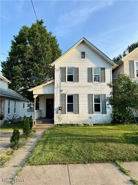 46 Brown St, Barberton, OH 44203