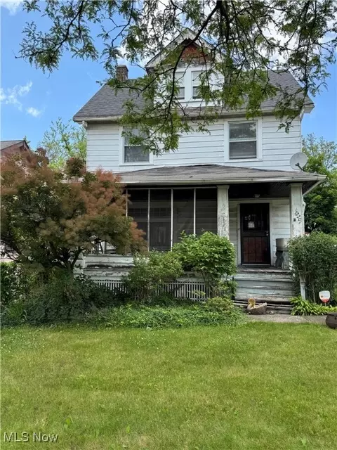12201 Holborn Ave, Cleveland, OH 44105