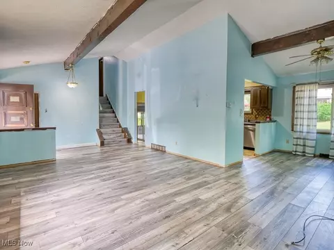 Living - 452 Deleware Dr, Brunswick, OH 44212 photo 2 of 6