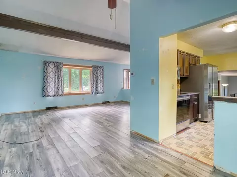 Living - 452 Deleware Dr, Brunswick, OH 44212 photo 4 of 6