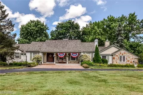 9715 Johnnycake Ridge Rd, Concord, OH 44060