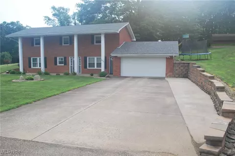 1665 Chaun Ave SE, Minerva, OH 44657