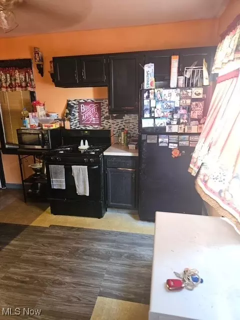 Kitchen - 3950 E 121st St, Cleveland, OH 44105 photo 1 of 2