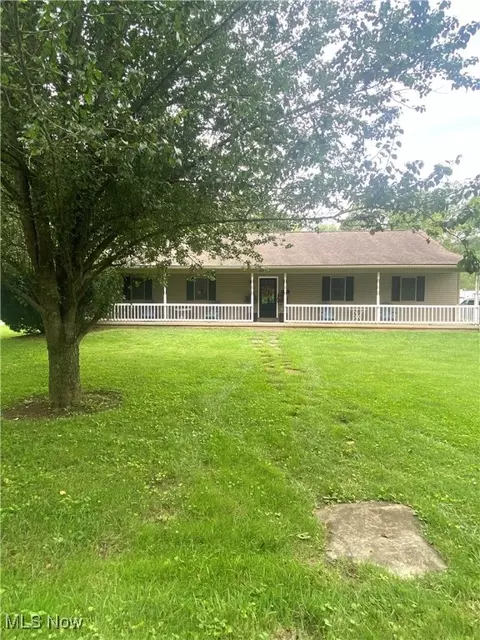752 Luke Chute Rd, Waterford, OH 45786