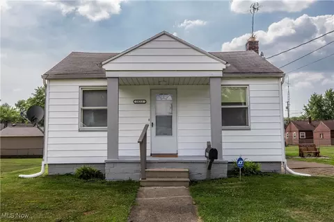 2823 Kirby Ave NE, Canton, OH 44705
