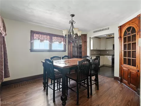 Dining - 3320 Wilson Ave, Ashtabula, OH 44004 photo 1 of 2