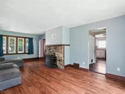 Living - 3320 Wilson Ave, Ashtabula, OH 44004 photo 3 of 3