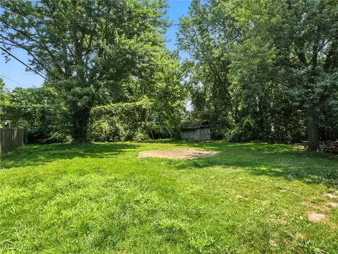 Exterior - 3320 Wilson Ave, Ashtabula, OH 44004 photo 3 of 6