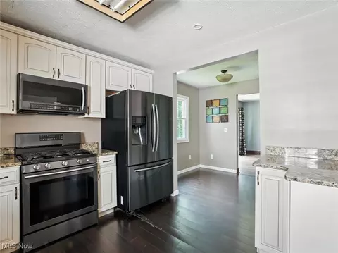 Kitchen - 3320 Wilson Ave, Ashtabula, OH 44004 photo 2 of 2