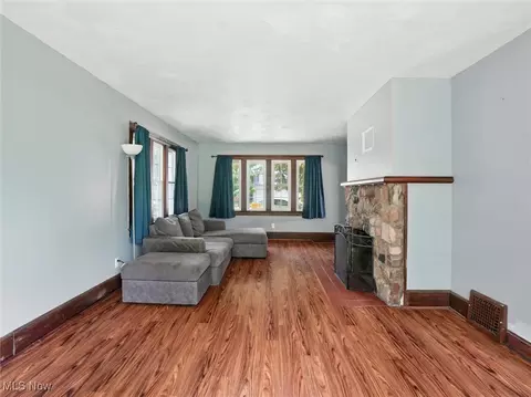 Living - 3320 Wilson Ave, Ashtabula, OH 44004 photo 2 of 3