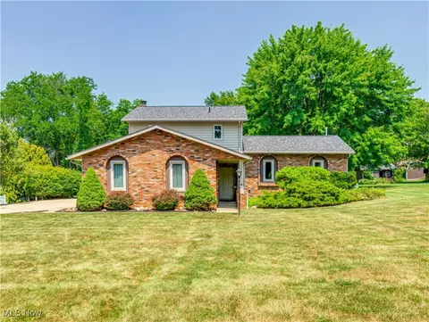 3879 Dogwood St NW, Uniontown, OH 44685