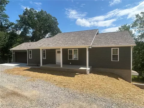 5905 Melody Ln, Nashport, OH 43830