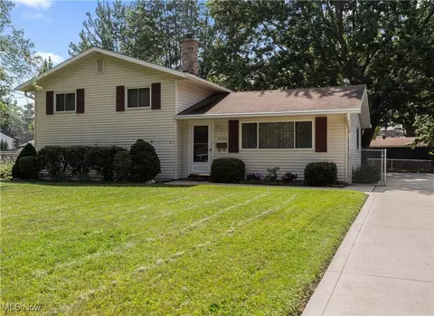 5726 Paula Blvd, North Ridgeville, OH 44039