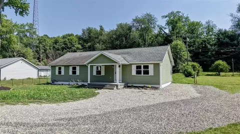 6751 Short Dr NE, Dover, OH 44622