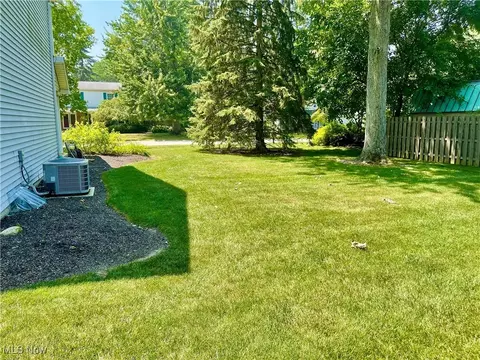 405 Naples Dr, Elyria, OH 44035 photo 42