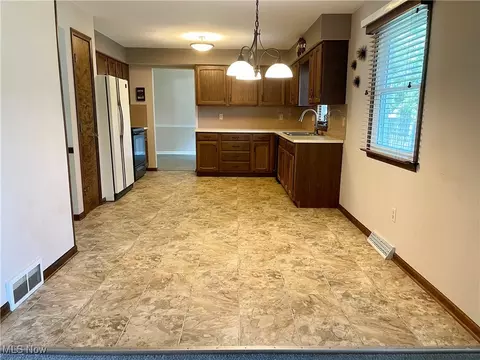 405 Naples Dr, Elyria, OH 44035 photo 15