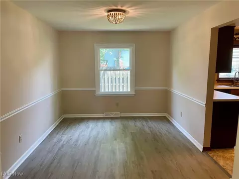 405 Naples Dr, Elyria, OH 44035 photo 7