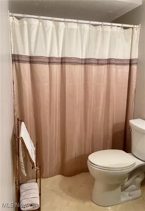 405 Naples Dr, Elyria, OH 44035 photo 32