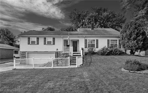3843 Burkey Rd, Youngstown, OH 44515