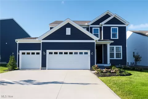 3798 Golden Wood Way, Uniontown, OH 44685