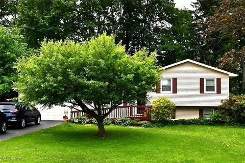 244 Natale Dr, Cortland, OH 44410