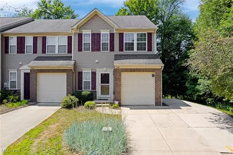 1568 Wellingshire Cir, Cuyahoga Falls, OH 44221