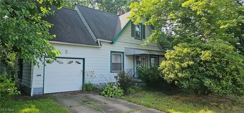 429 8th St, Struthers, OH 44471