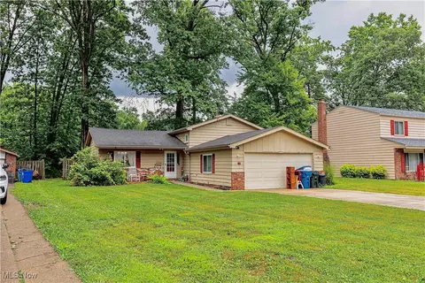 26332 Redwood Dr, Olmsted Falls, OH 44138